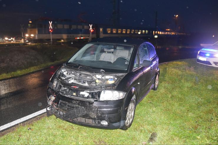 Kirepült a sofőr a Mercedesből az ütközésnél - Audi elé hajtott a 8-ason, Jánosházánál